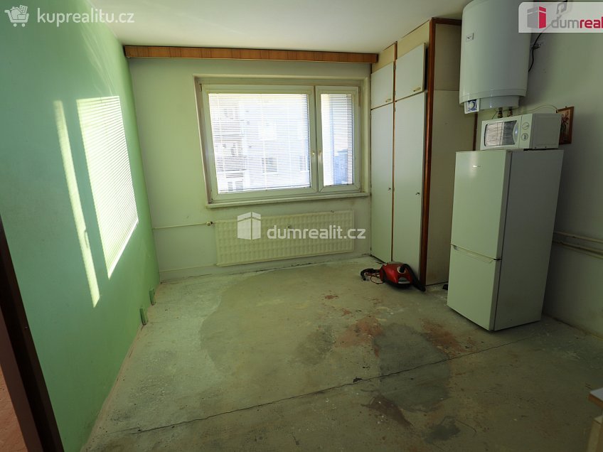 Prodej bytu 1+1 37 m^2 sídliště Lučina, Chodová Planá 