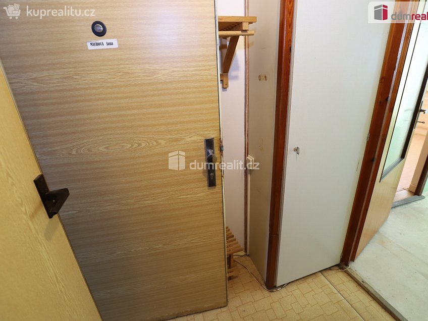 Prodej bytu 1+1 37 m^2 sídliště Lučina, Chodová Planá 