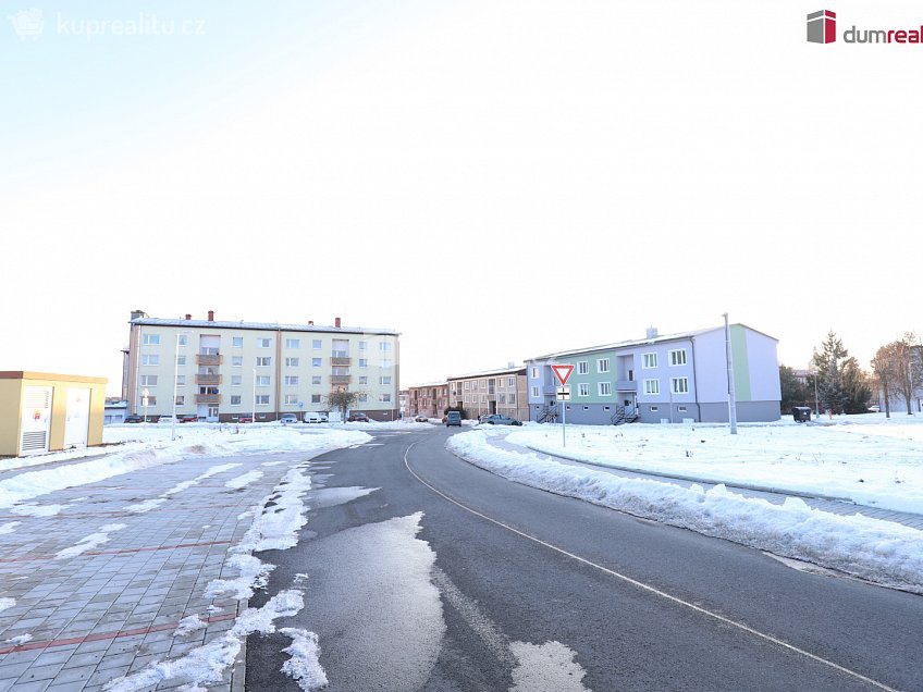 Prodej bytu 1+1 37 m^2 sídliště Lučina, Chodová Planá 