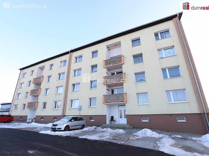 Prodej bytu 1+1 37 m^2 sídliště Lučina, Chodová Planá 