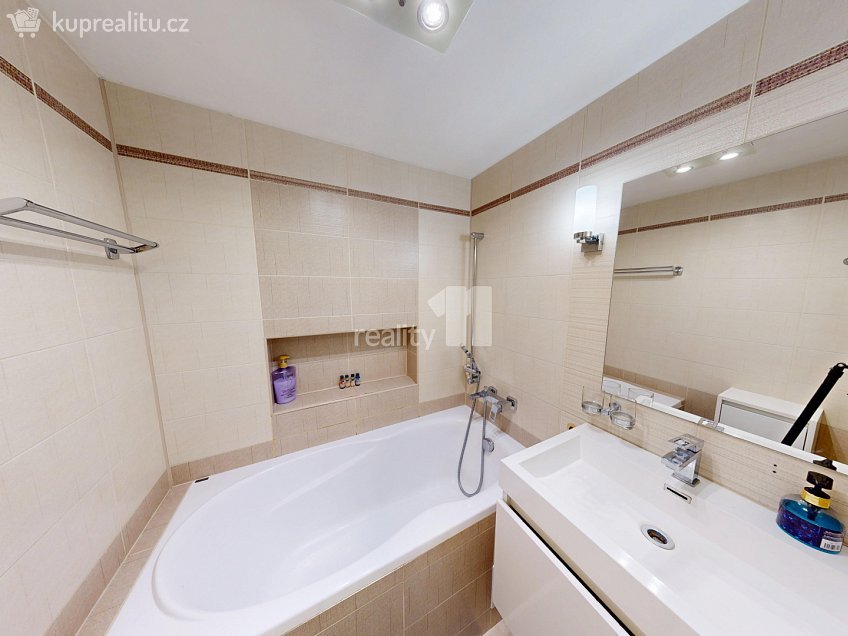 Prodej bytu 3+1 69 m^2 Lužická, Humpolec 