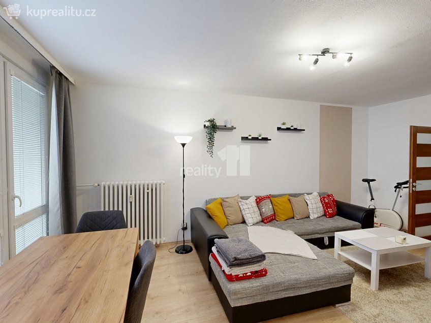 Prodej bytu 3+1 69 m^2 Lužická, Humpolec 