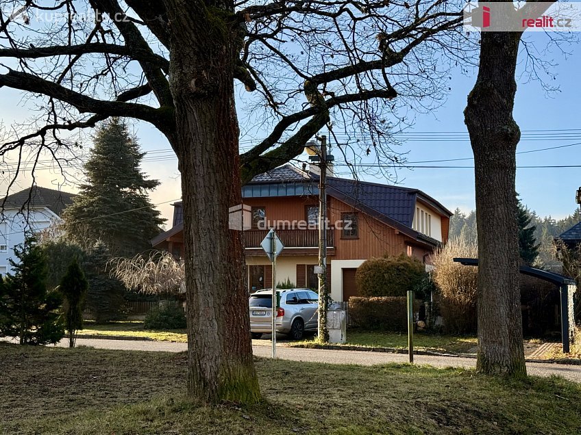 Prodej  vily 330 m^2 Ladova, Mariánské Lázně 