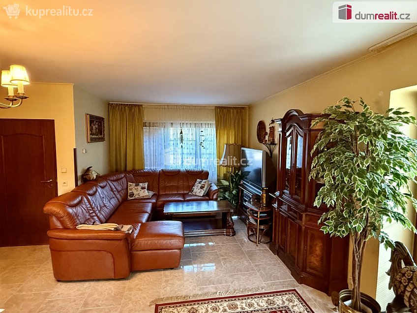 Prodej  vily 330 m^2 Ladova, Mariánské Lázně 