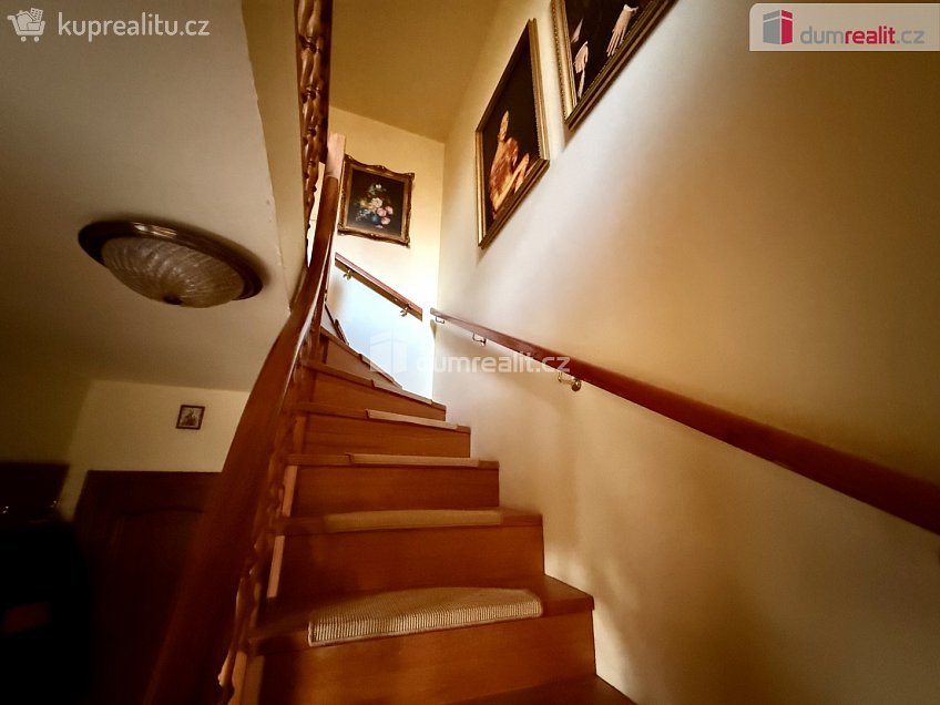 Prodej  vily 330 m^2 Ladova, Mariánské Lázně 