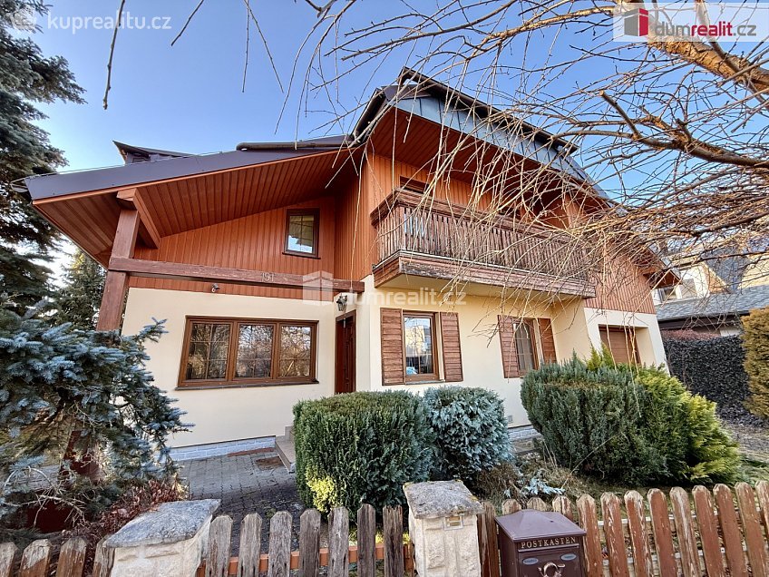 Prodej  vily 330 m^2 Ladova, Mariánské Lázně 