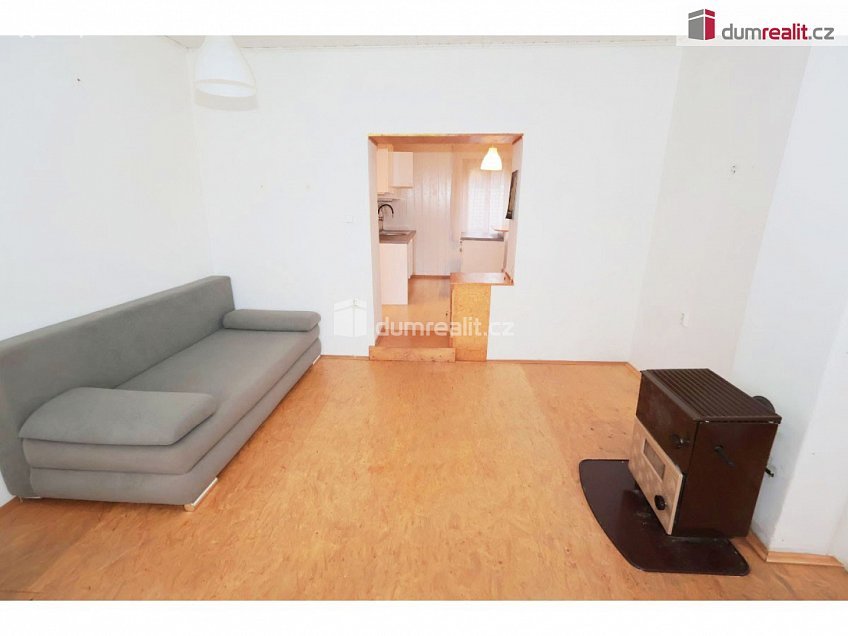 Pronájem  rodinného domu 75 m^2 Na Košíku, Praha 15 