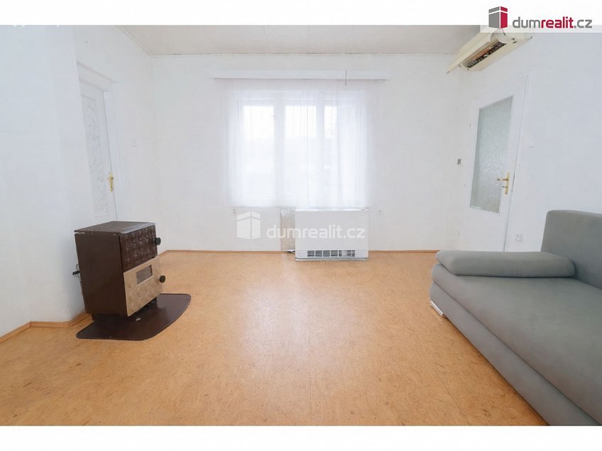 Pronájem  rodinného domu 75 m^2 Na Košíku, Praha 15 