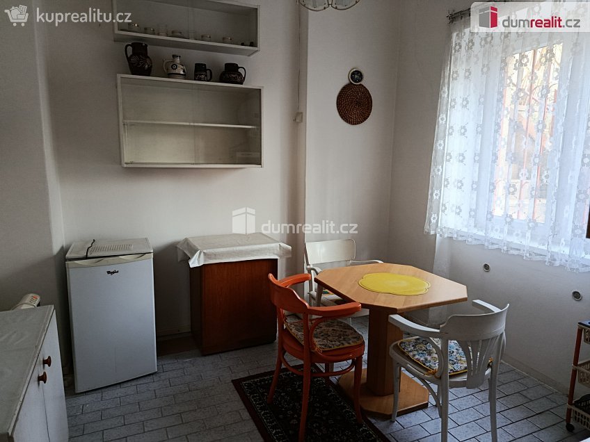 Pronájem bytu 1+1 35 m^2 Na Krocínce, Praha 9 