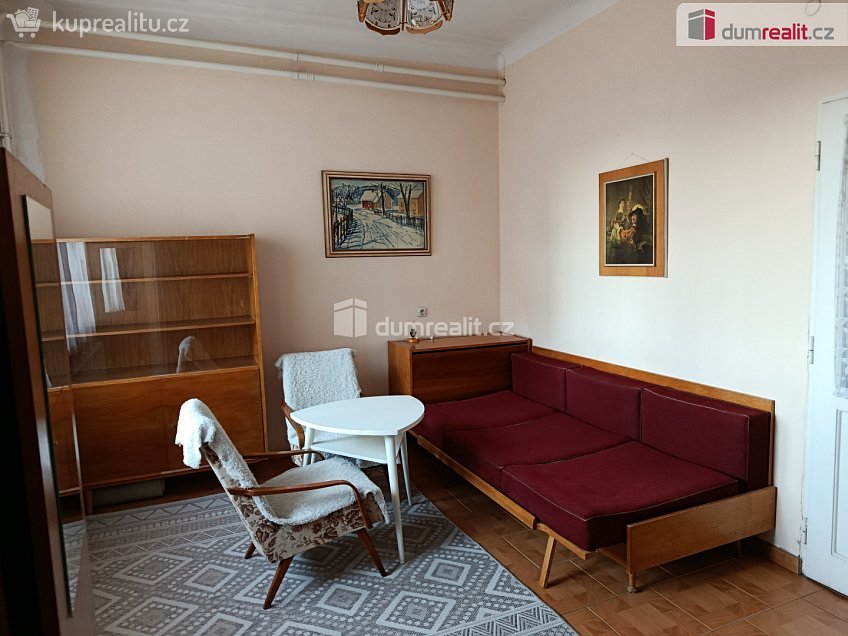 Pronájem bytu 1+1 35 m^2 Na Krocínce, Praha 9 