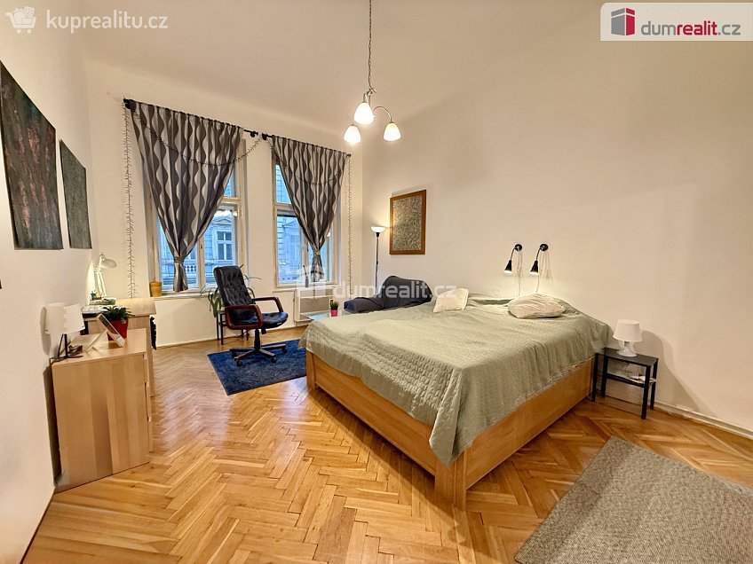 Pronájem bytu 1+1 42 m^2 Husitská, Praha 3 