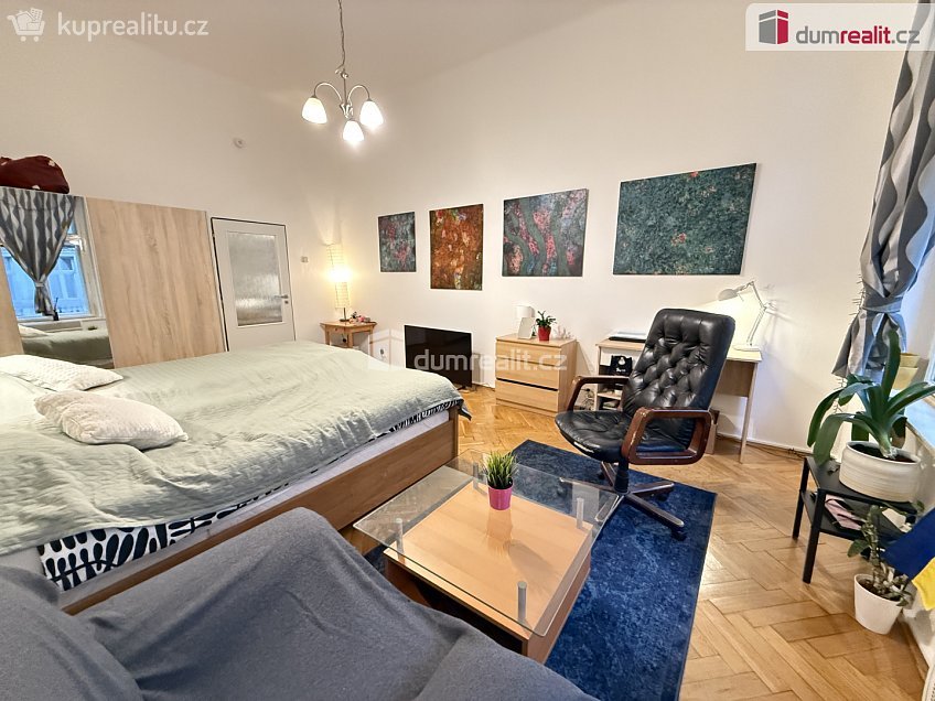Pronájem bytu 1+1 42 m^2 Husitská, Praha 3 
