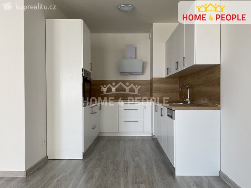 Pronájem bytu 2+kk 69 m^2 U hřiště, Velký Osek 