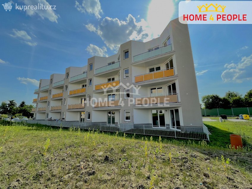 Pronájem bytu 2+kk 69 m^2 U hřiště, Velký Osek 