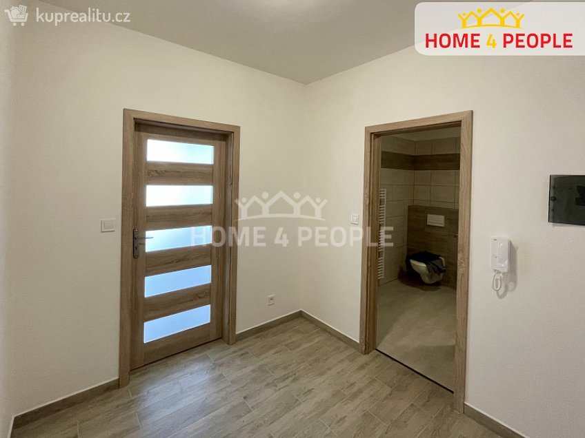 Pronájem bytu 2+kk 69 m^2 U hřiště, Velký Osek 