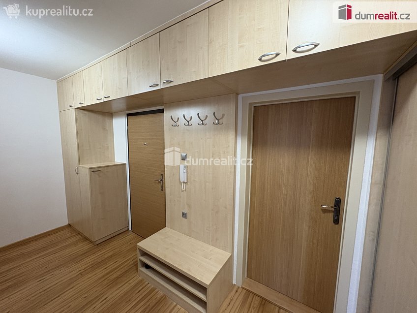 Pronájem bytu 3+1 62 m^2 Manželů Dostálových, Praha 14 
