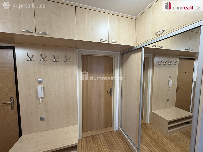 Pronájem bytu 3+1 62 m^2 Manželů Dostálových, Praha 14 