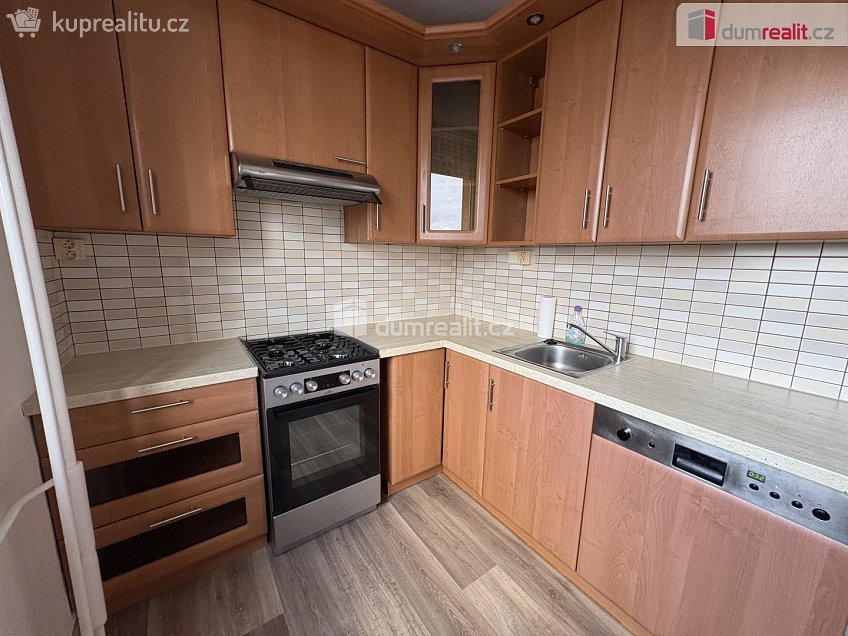 Pronájem bytu 3+1 62 m^2 Manželů Dostálových, Praha 14 