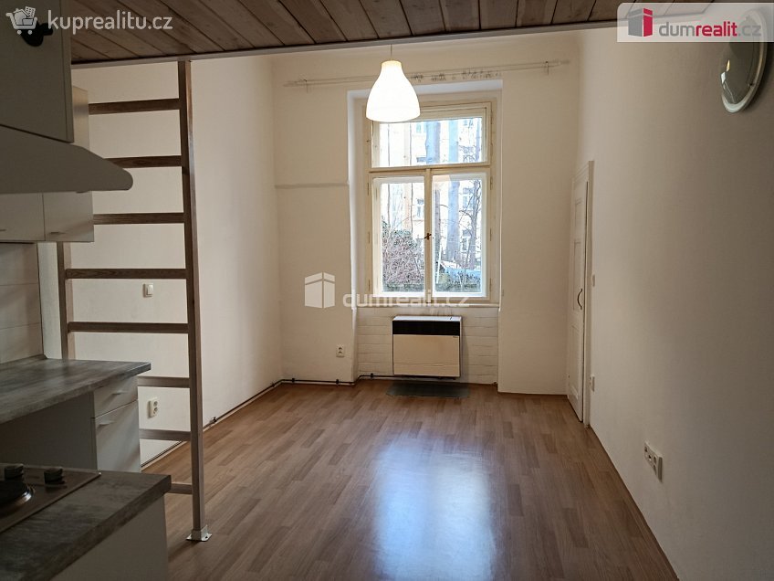 Pronájem bytu 1+kk 22 m^2 Na spojce, Praha 10 