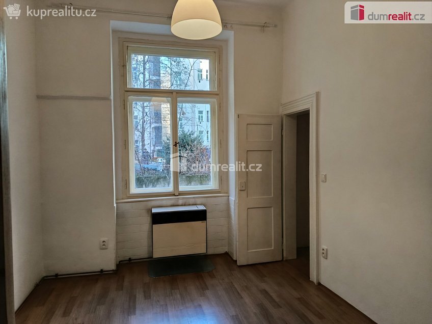 Pronájem bytu 1+kk 22 m^2 Na spojce, Praha 10 