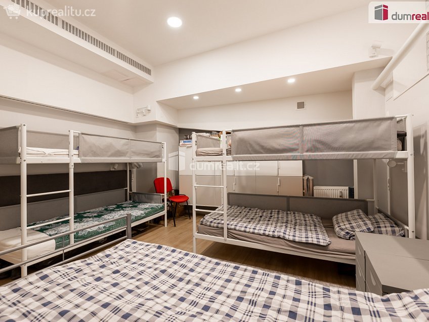 Prodej bytu 2+kk 54 m^2 Zahradníčkova, Praha 5 