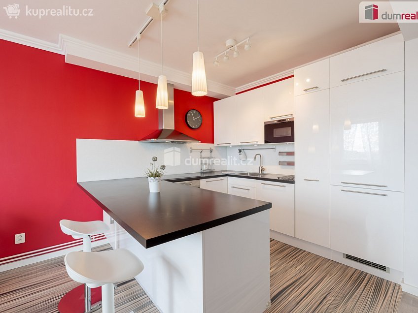 Prodej bytu 4+kk 98 m^2 Ke stadionu, Praha-Čakovice 