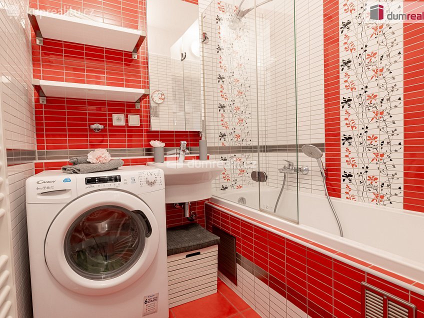 Prodej bytu 4+kk 98 m^2 Ke stadionu, Praha-Čakovice 