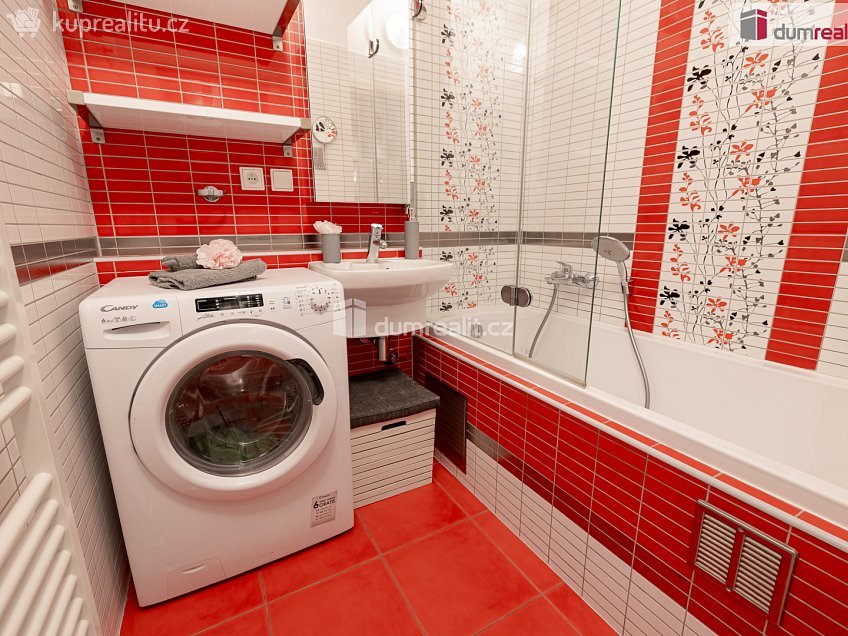 Prodej bytu 4+kk 98 m^2 Ke stadionu, Praha-Čakovice 