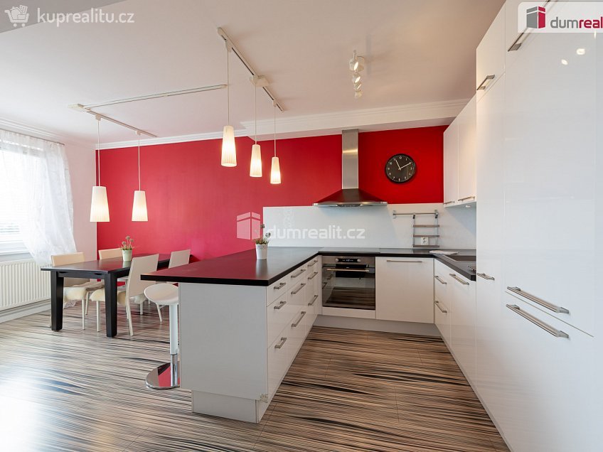 Prodej bytu 4+kk 98 m^2 Ke stadionu, Praha-Čakovice 