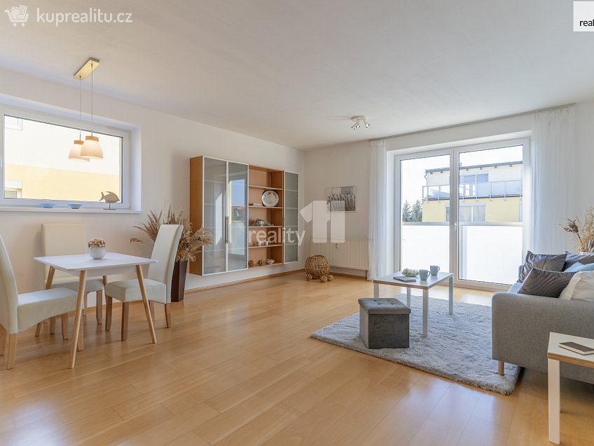 Prodej bytu 2+kk 63 m^2 Sluneční, Jesenice 