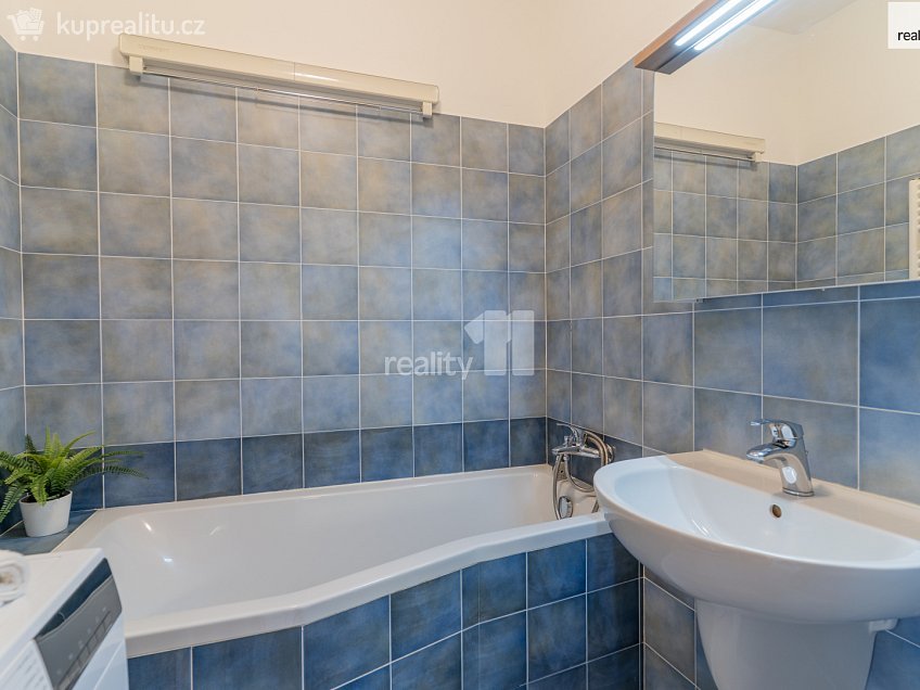 Prodej bytu 2+kk 63 m^2 Sluneční, Jesenice 