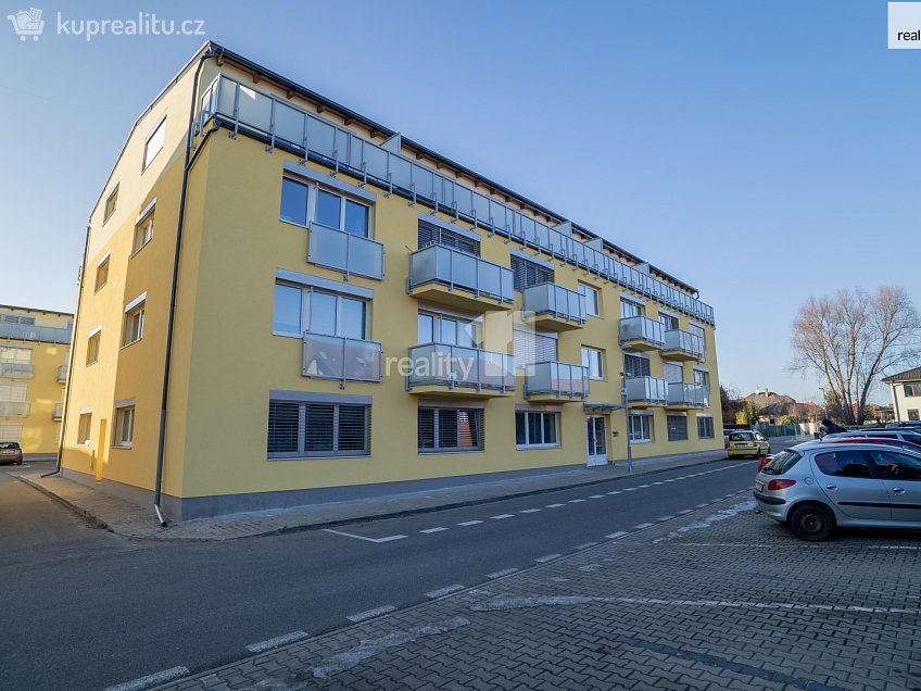 Prodej bytu 2+kk 63 m^2 Sluneční, Jesenice 