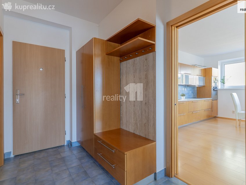 Prodej bytu 2+kk 63 m^2 Sluneční, Jesenice 