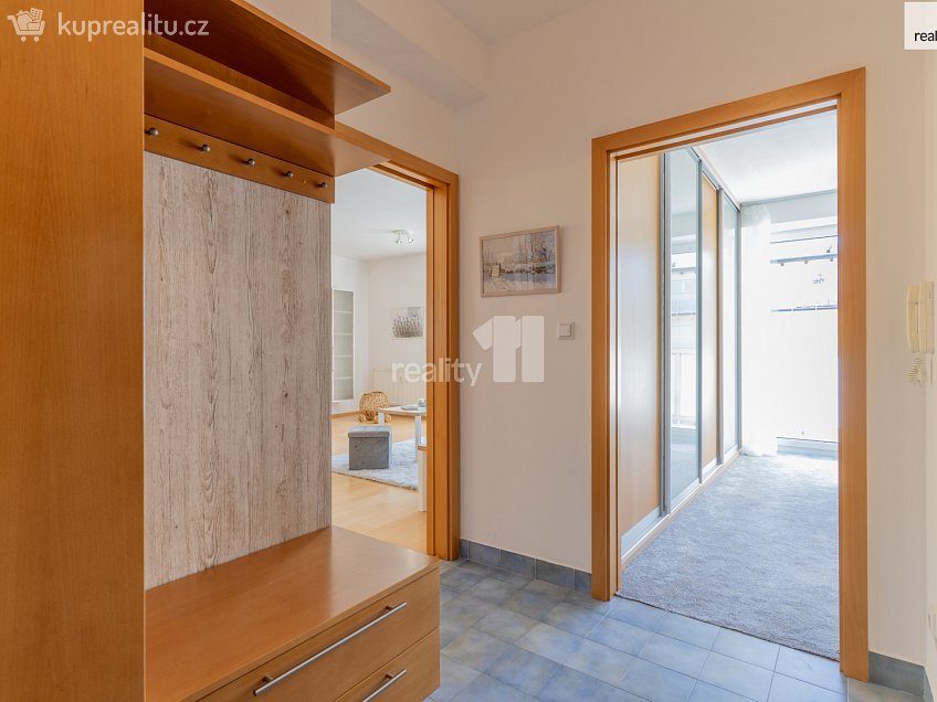 Prodej bytu 2+kk 63 m^2 Sluneční, Jesenice 