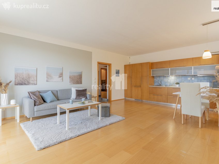 Prodej bytu 2+kk 63 m^2 Sluneční, Jesenice 