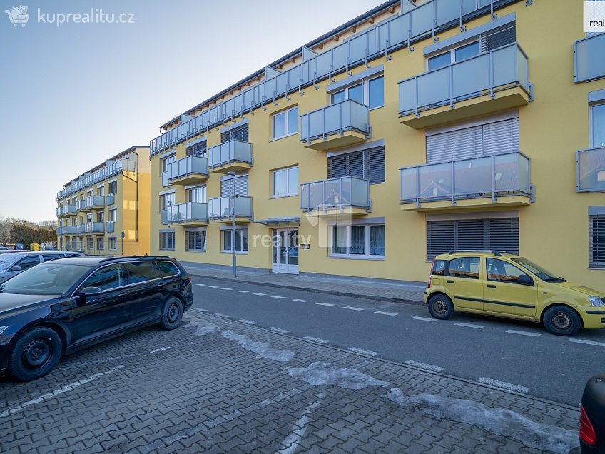 Prodej bytu 2+kk 63 m^2 Sluneční, Jesenice 