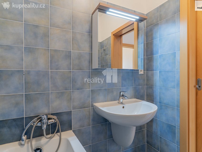 Prodej bytu 2+kk 63 m^2 Sluneční, Jesenice 