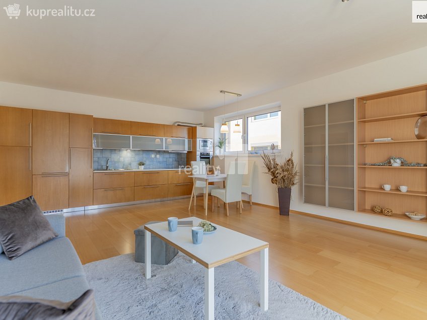 Prodej bytu 2+kk 63 m^2 Sluneční, Jesenice 