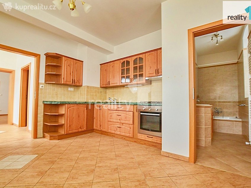 Pronájem bytu 2+1 65 m^2 Barvířská, Liberec 