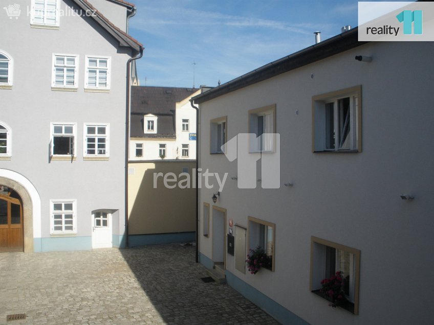 Pronájem bytu 2+1 65 m^2 Barvířská, Liberec 