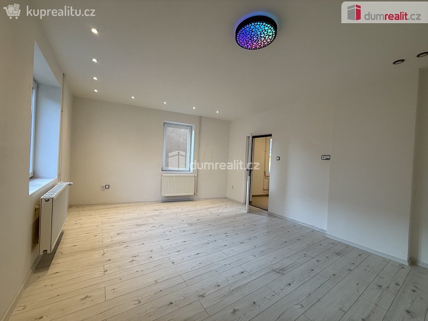 Pronájem bytu 1+1 38 m^2 Úzká, Děčín 