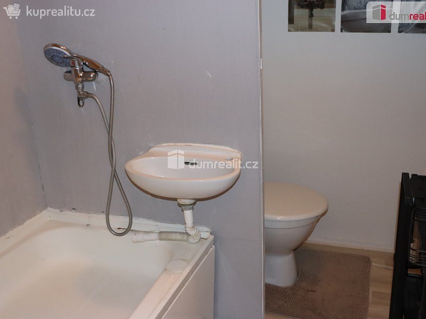 Pronájem bytu 1+1 32 m^2 Zd. Nejedlého, Mikulov 