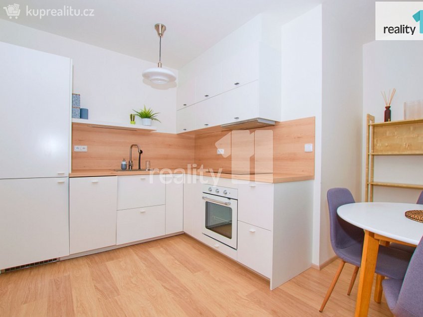 Pronájem bytu 2+kk 57 m^2 Kladenská, Liberec 