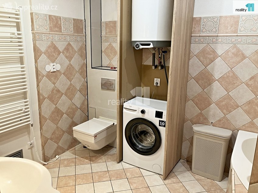 Pronájem bytu 3+1 65 m^2 Lochotínská, Plzeň 