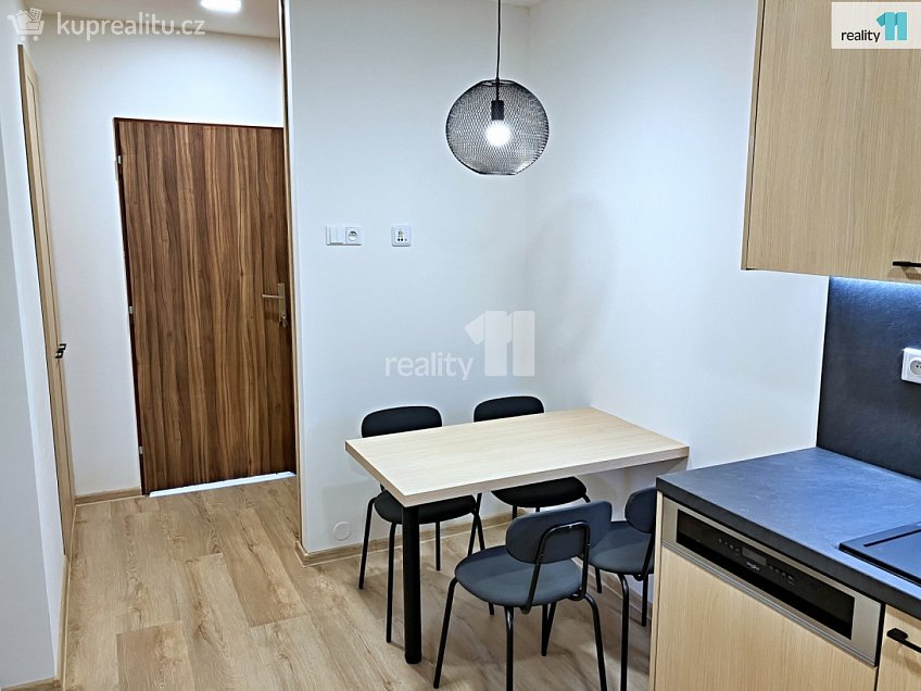 Pronájem bytu 3+1 65 m^2 Lochotínská, Plzeň 