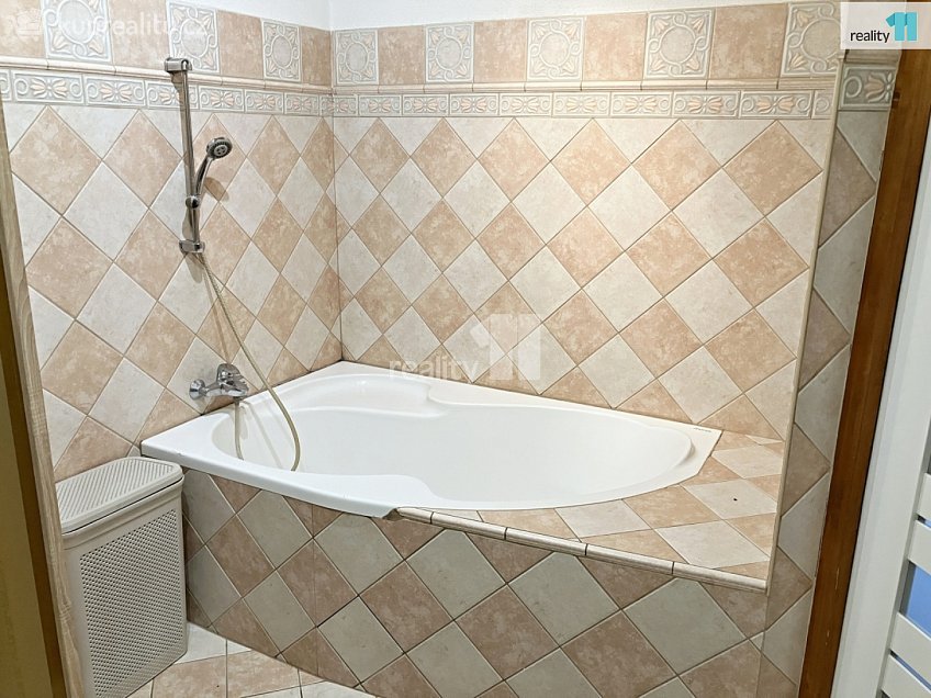 Pronájem bytu 3+1 65 m^2 Lochotínská, Plzeň 