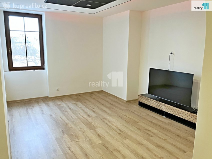 Pronájem bytu 3+1 65 m^2 Lochotínská, Plzeň 