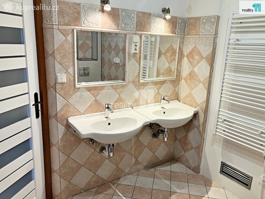 Pronájem bytu 3+1 65 m^2 Lochotínská, Plzeň 