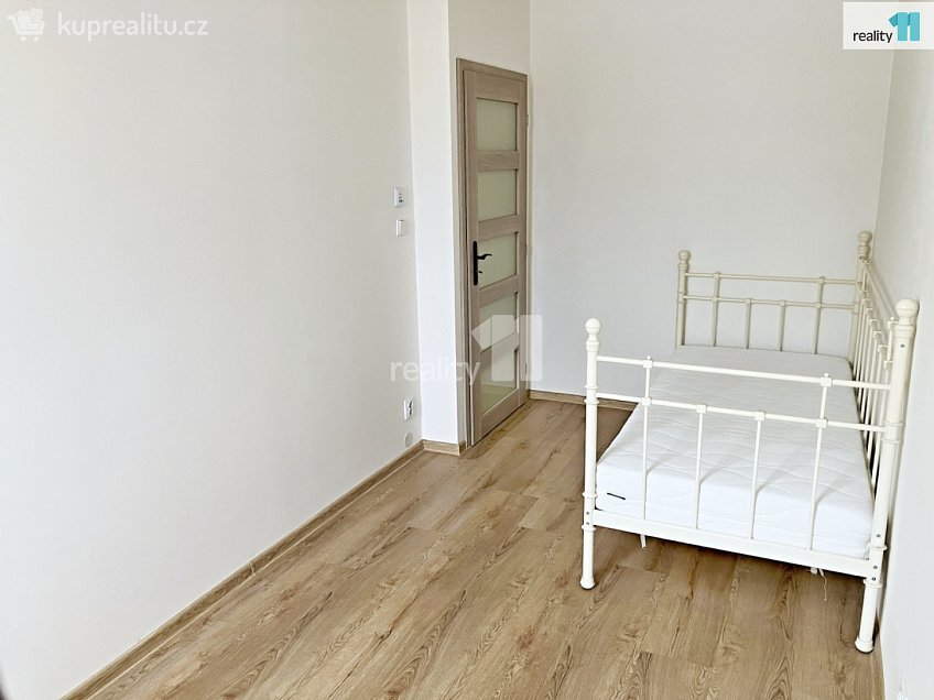 Pronájem bytu 3+1 65 m^2 Lochotínská, Plzeň 