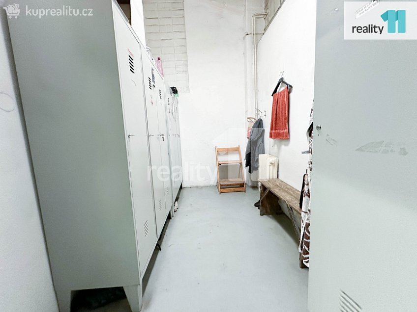 Pronájem  výrobních prostor 556 m^2 2. května, Napajedla 